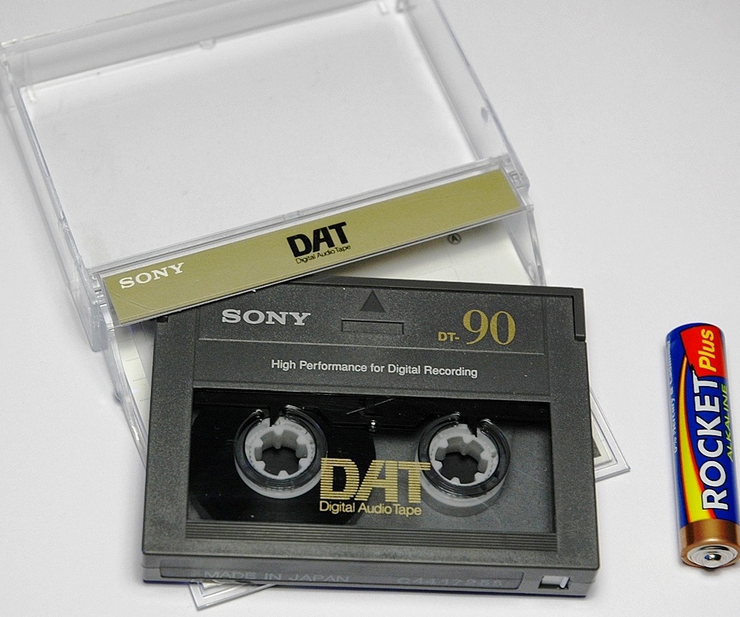 ../../_images/Dat_cartridge1.jpg